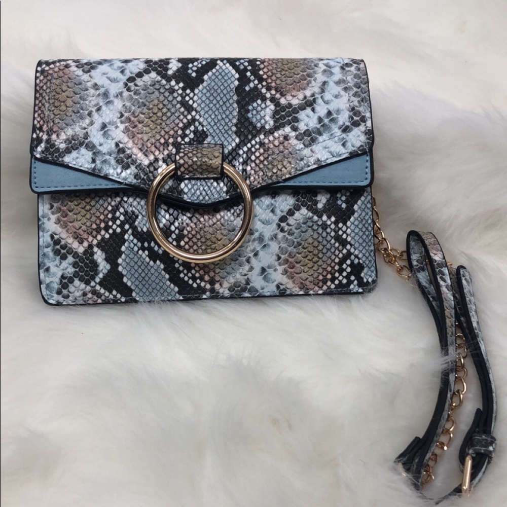 Women’s Vegan Snakeprint Bag with detachable chain